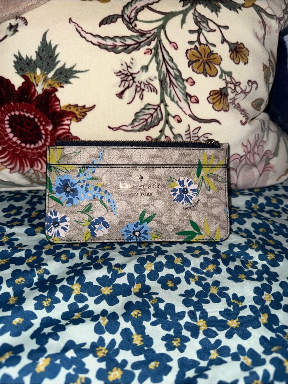 kate spade Floral Zip Cardholder - Blue Floral on Beige